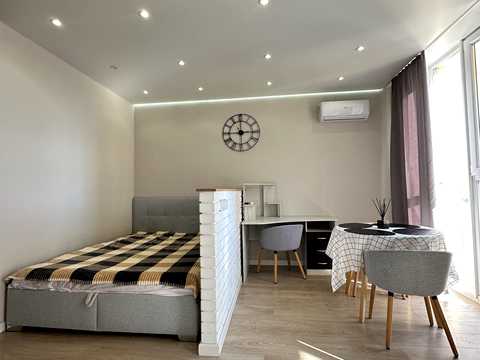 квартира за адресою Сім'ї Кульженків вул. (Петра Дегтяренка), 37