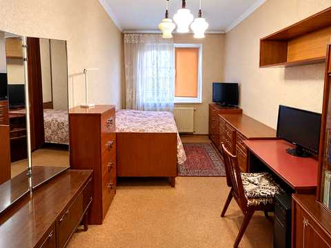 квартира за адресою Космонавтів вул., 56