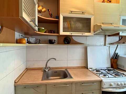 квартира за адресою Тролейбусна вул., 19
