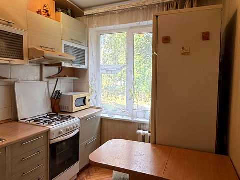 квартира за адресою Тролейбусна вул., 19