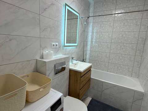 квартира за адресою Миру вул., 12