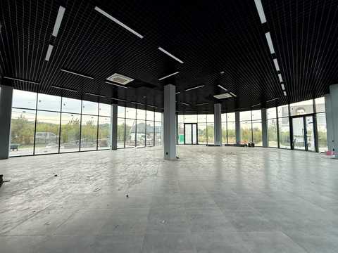 коммерческая по адресу Центральна, 5