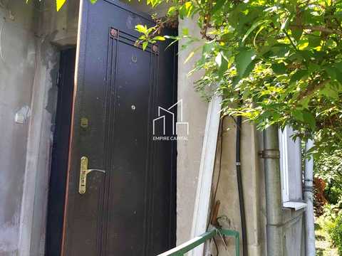 будинок за адресою Плужника Євгена, 1