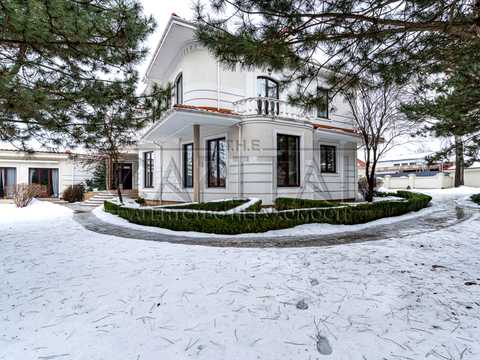 будинок за адресою Лугова вул.
