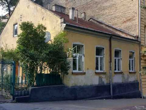 будинок за адресою Листопадового Чину вул. ()