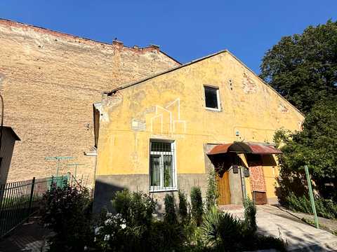 будинок за адресою Листопадового Чину вул. ()