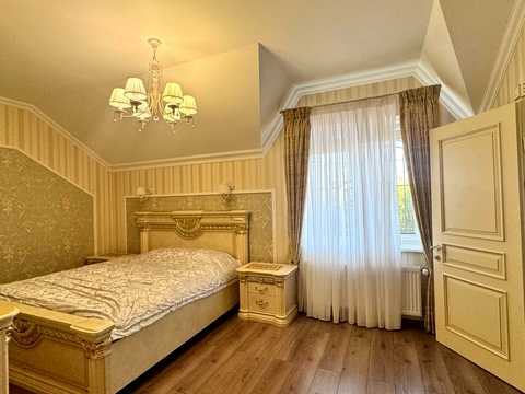 будинок за адресою Свято-Покровська вул. (Леніна)
