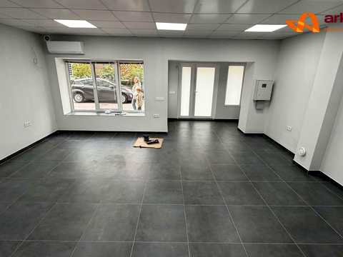 комерційна за адресою Височана вул., 18 к18