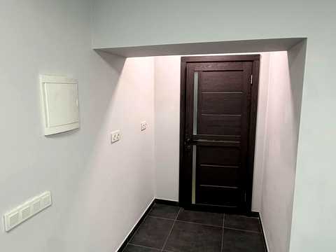 комерційна за адресою Височана вул., 18 к18