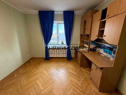 квартира за адресою Срібнокільська вул., 8