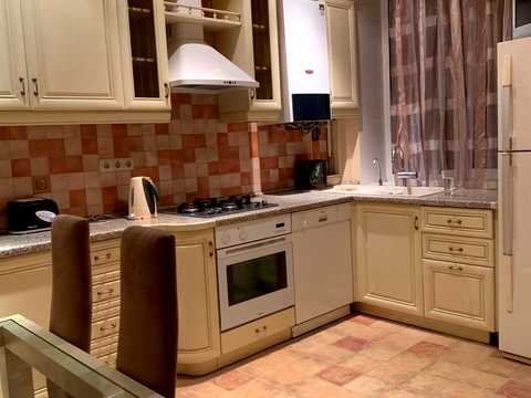 квартира за адресою Тарасівська вул., 14