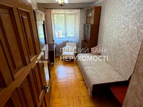 квартира за адресою Героїв Крут вул. (Валентини Терешкової), 4