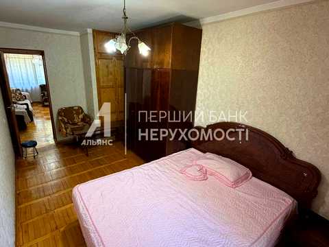 квартира за адресою Героїв Крут вул. (Валентини Терешкової), 4