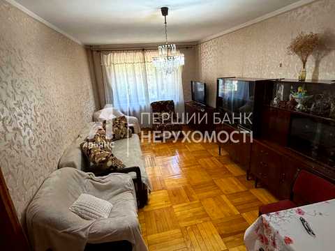 квартира за адресою Героїв Крут вул. (Валентини Терешкової), 4