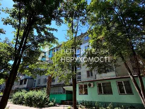 квартира за адресою Героїв Крут вул. (Валентини Терешкової), 4