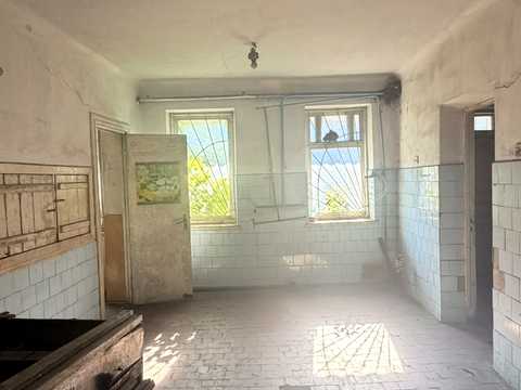 1877755661114295