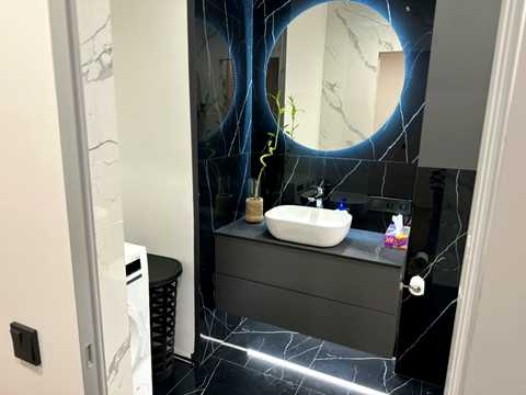 квартира за адресою Дніпровська набережна вул., 18-Б