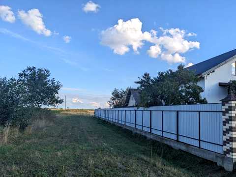 ділянка за адресою с. Радча, Нова