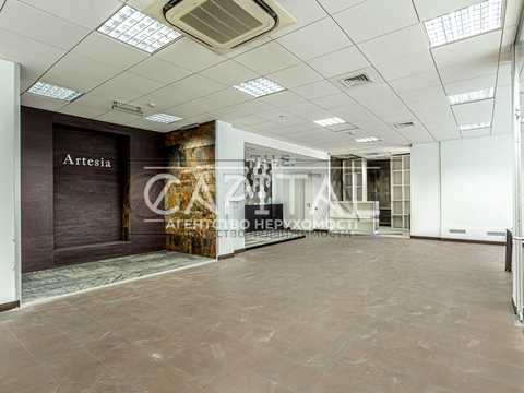 комерційна за адресою Саперно-Слобідська вул., 22
