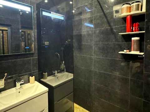 квартира за адресою Салютна вул., 2к3