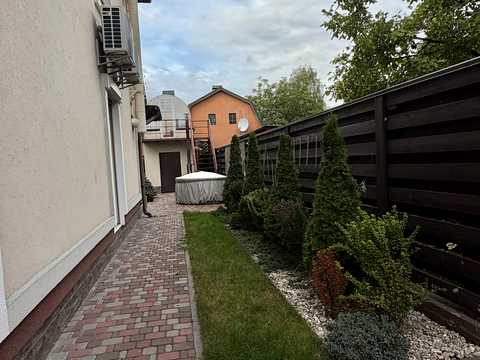 дом по адресу 50А Садова ул.