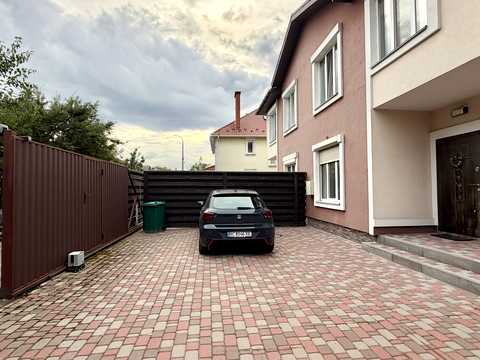 дом по адресу 50А Садова ул.