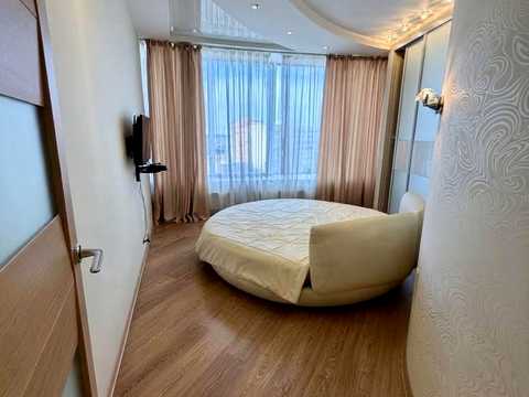 квартира за адресою Королеви Єлизавети ІІ вул. (Глинки), 2