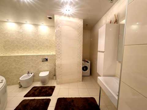 квартира за адресою Королеви Єлизавети ІІ вул. (Глинки), 2