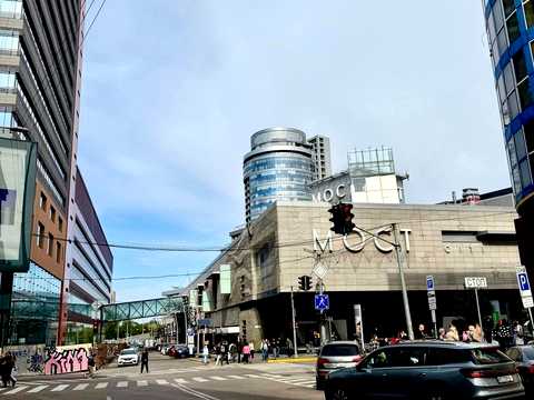 квартира за адресою Королеви Єлизавети ІІ вул. (Глинки), 2