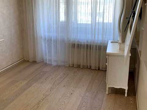 квартира за адресою Дніпровська набережна вул., 11
