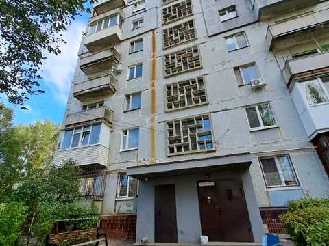 квартира за адресою Космонавтів вул., 6