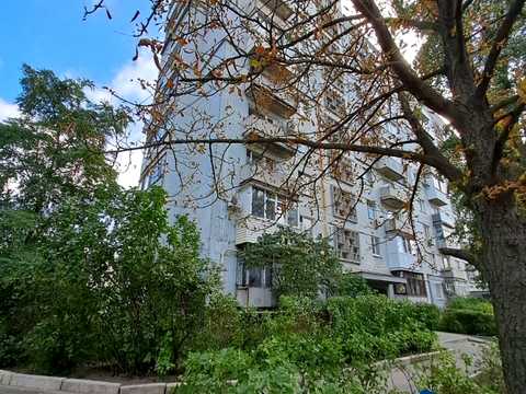 квартира за адресою Космонавтів вул., 6
