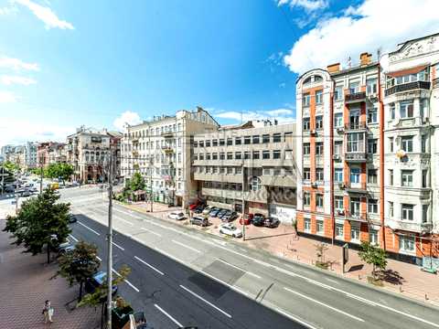 комерційна за адресою Саксаганського вул., 15