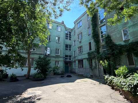 квартира за адресою Старопортофранківська вул. (Комсомольська), 12