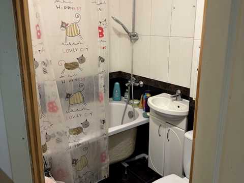 квартира по адресу Строителей ул., 16