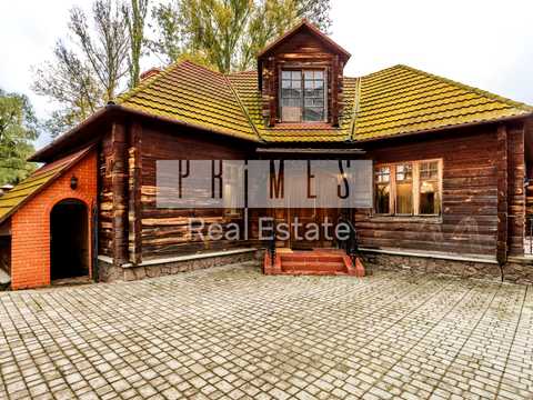 комерційна за адресою Риболовецька вул., 15