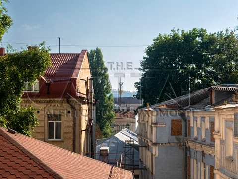 комерційна за адресою Ірининська вул., 5/24