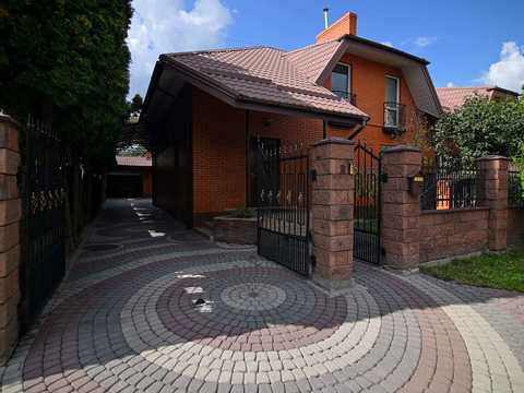 дом по адресу Центральной Рады ул. (Карбишева), 9