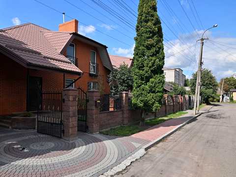 дом по адресу Центральной Рады ул. (Карбишева), 9