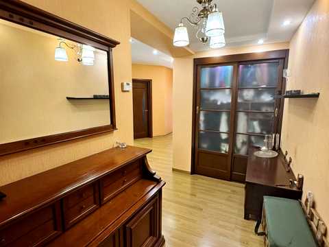 квартира за адресою Степана Бандери пров., 13