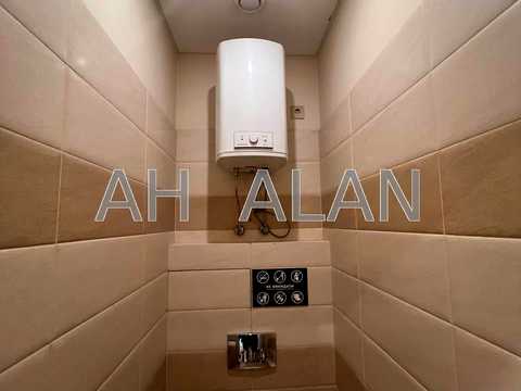 комерційна за адресою Спаська вул., 5