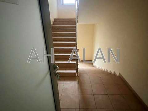 комерційна за адресою Спаська вул., 5