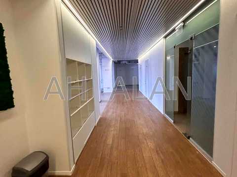 комерційна за адресою Спаська вул., 5