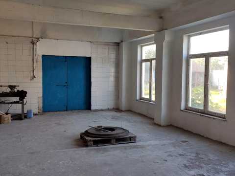 коммерческая по адресу Центральна, 2