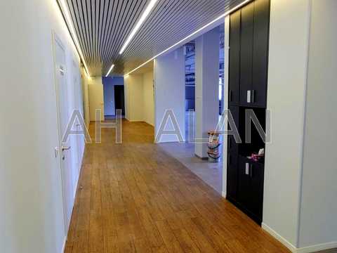 комерційна за адресою Спаська вул., 5