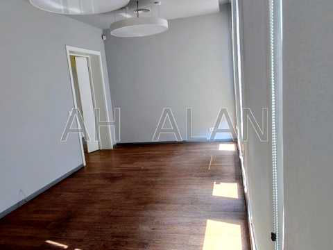 комерційна за адресою Спаська вул., 5