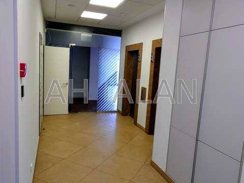 комерційна за адресою Спаська вул., 5