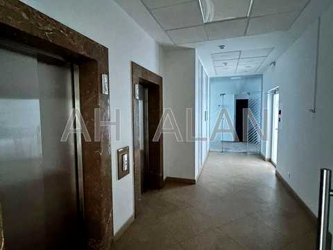 комерційна за адресою Спаська вул., 5