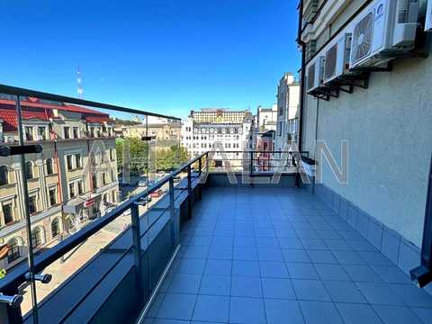 комерційна за адресою Спаська вул., 5