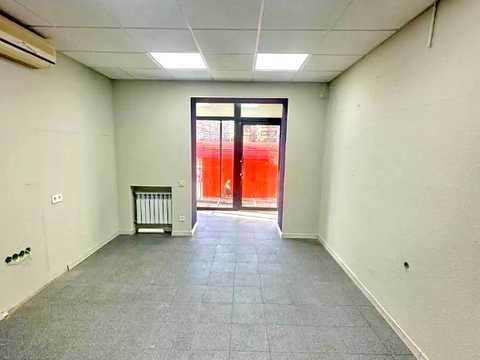 комерційна за адресою Драгоманова вул., 27